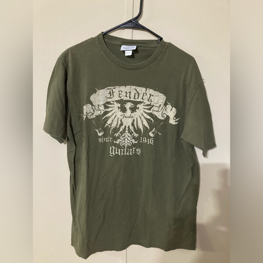 Y2K Fender Guitars Crest Green Unisex T-Shirt Size XL